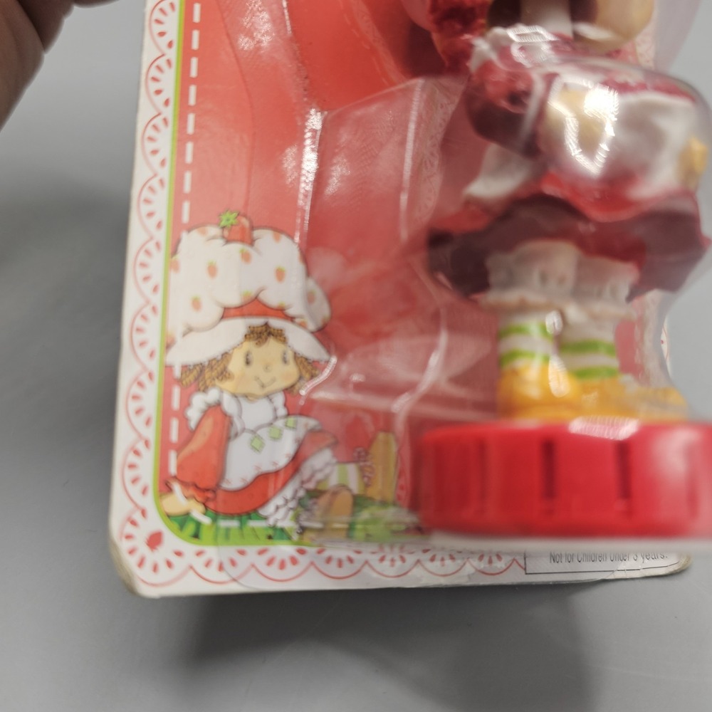 Vtg RARE NIB Strawberry Shortcake Jiggle Head Air Freshener World Of Dic 2003 - Picture 6 of 12